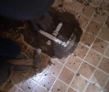 环翠卫生间漏水维修公司为您分享下卫生间渗水如何处理及注意事项